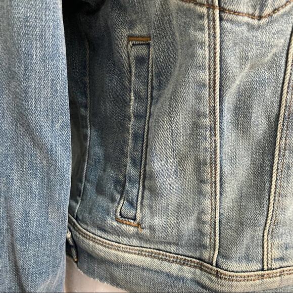 J Brand Harlow Jean Jacket size M Surface Blue Denim Whiskered - Picture 5 of 11